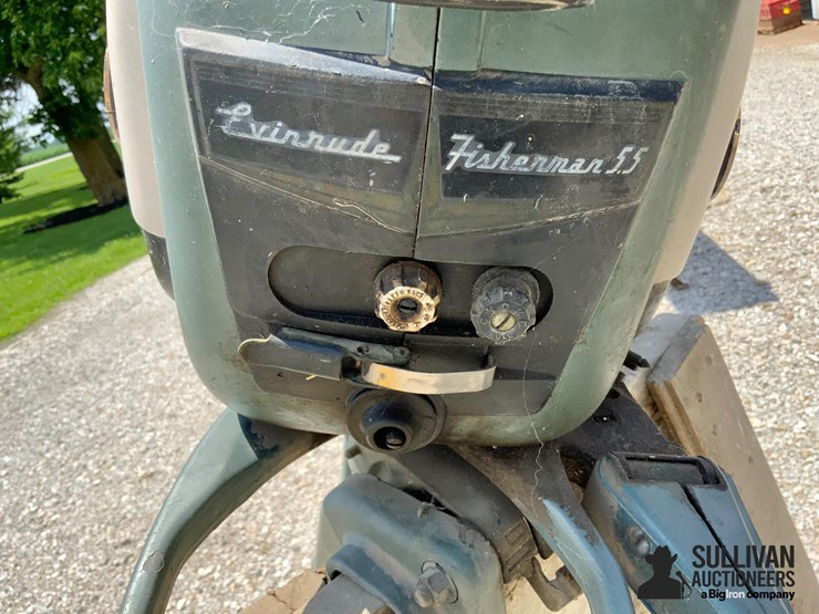1957-evinrude-fisherman-5.5-outboard-motor-image-9