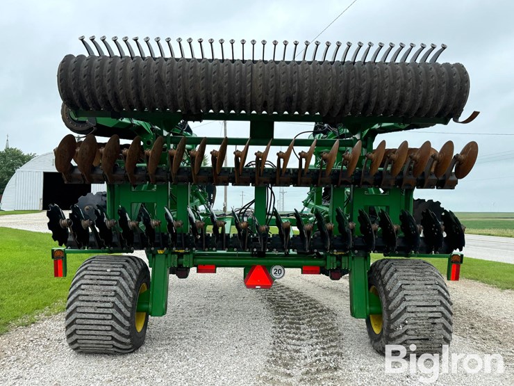 2023-john-deere-2680h-image-5