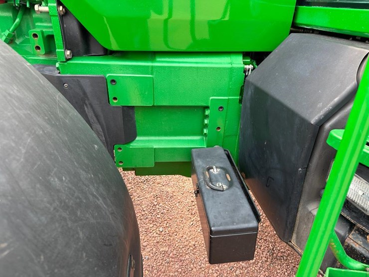 john-deere-8210-image-27