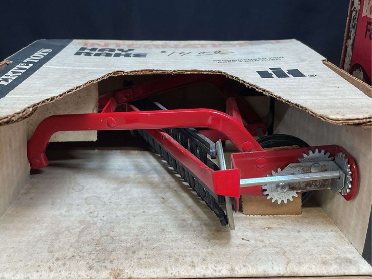 (2)-1/16-ih-544-+-rake-nib-ertl-image-2