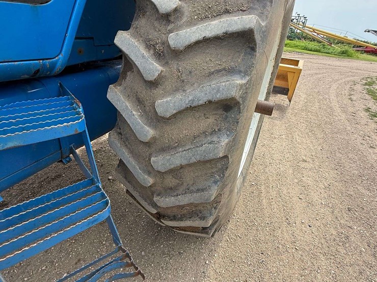 1990-ford-8630-image-23