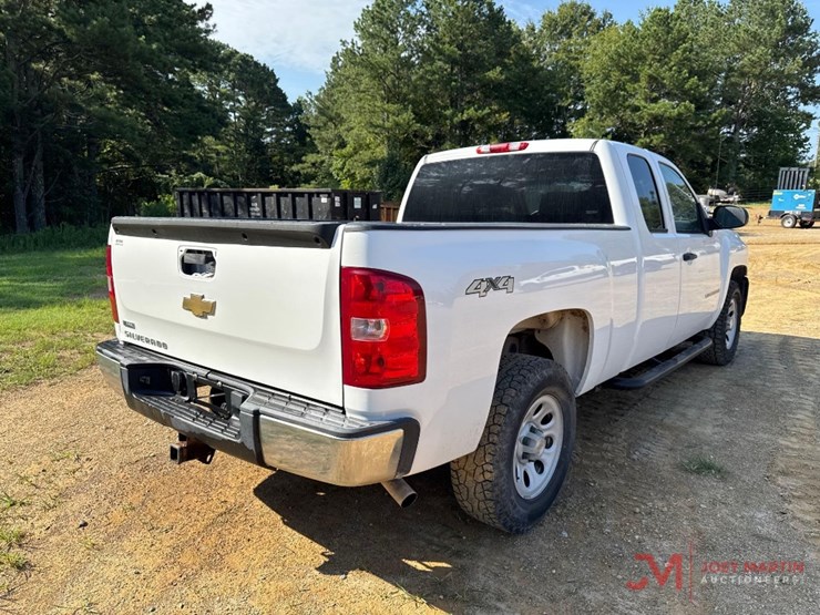 2009-cheverolet-silverado-pickup-truck-image-2