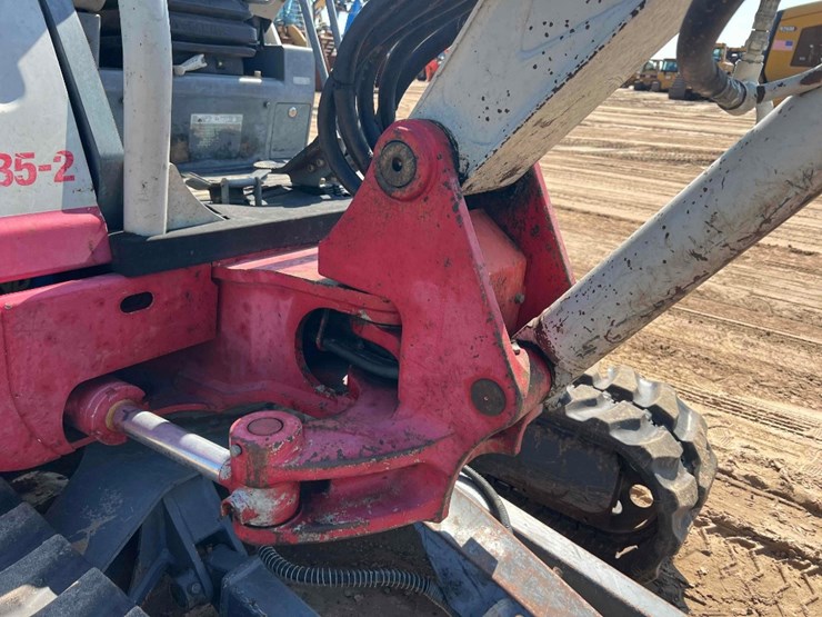 takeuchi-tb235-2-image-14