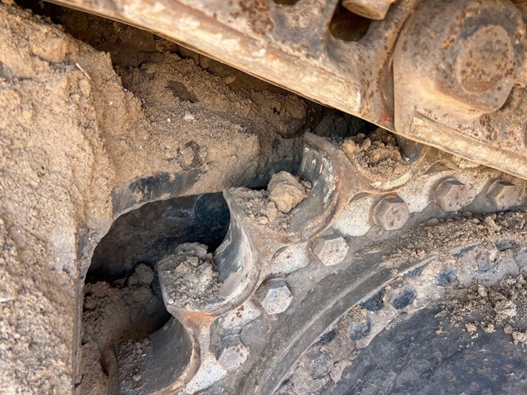 2013-deere-470g-lc-image-9