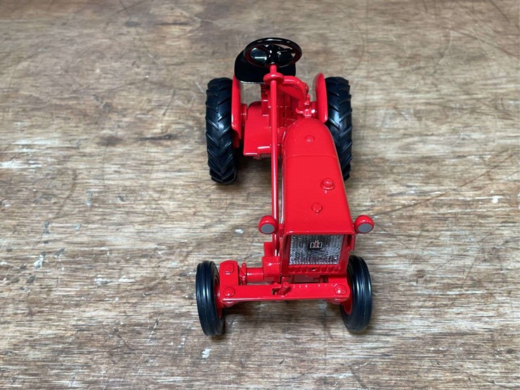 1/16-farmall-cub-2007-red-power-roundup-nib-ertl-image-11