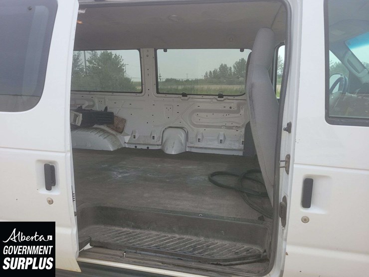 2009-ford-cargo-image-23