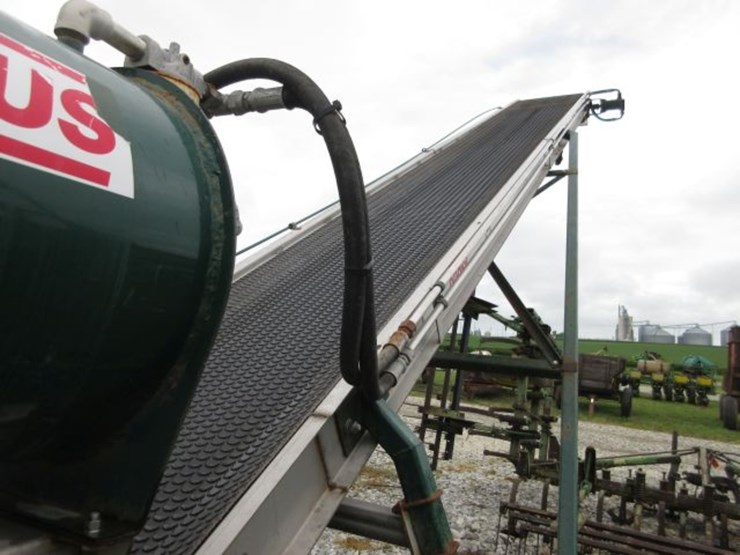 kraus-drive-over-fertilizer-conveyor-image-13