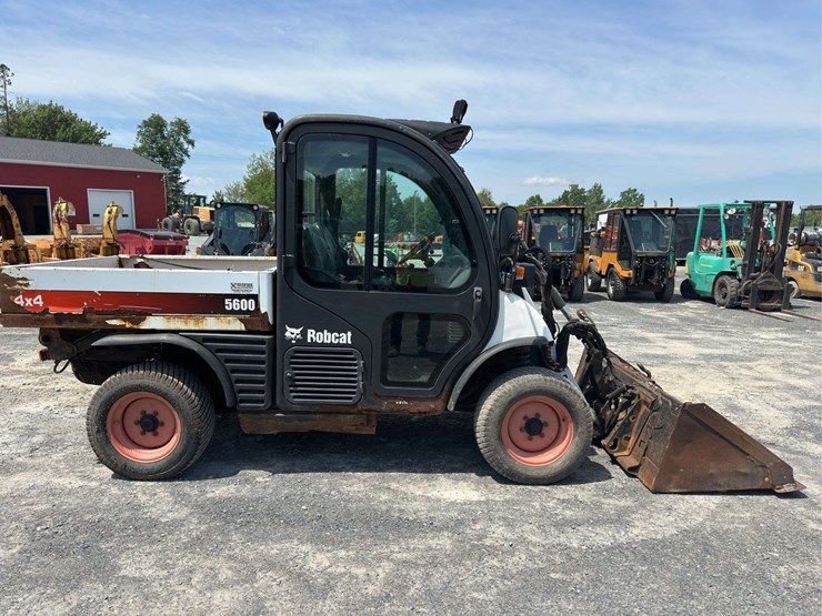 2012-bobcat-5600-side-by-side-4x4-with-hydraulic-dump-and-high-flow-hydraulic-loader-image-8