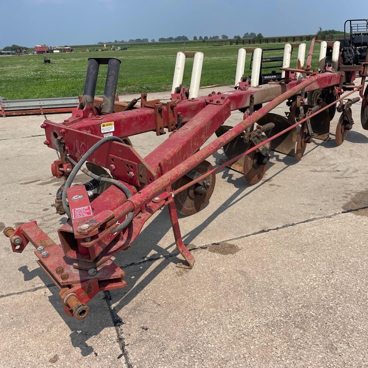 INTERNATIONAL 710