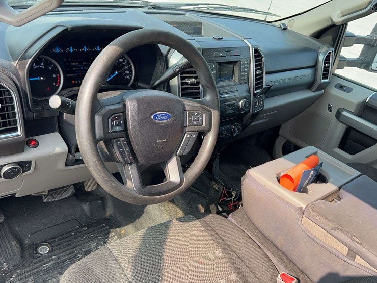 2017-ford-f350-image-19