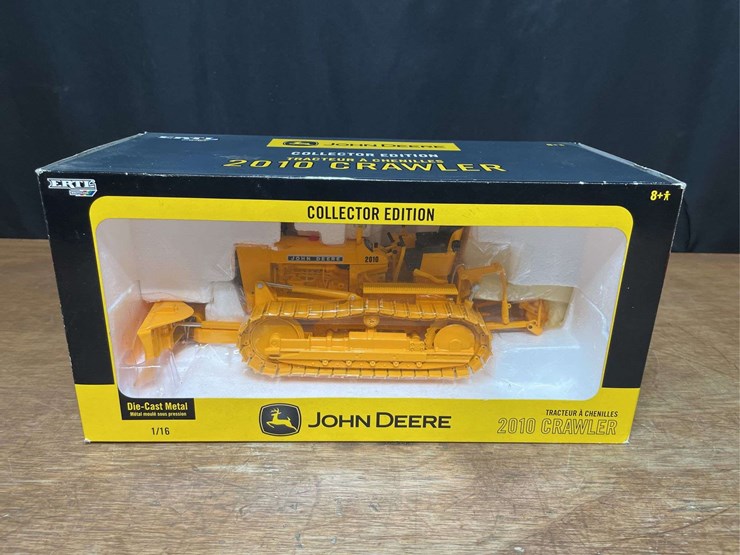 1/16-john-deere-2010-crawler-collector-nib-ertl-image-1