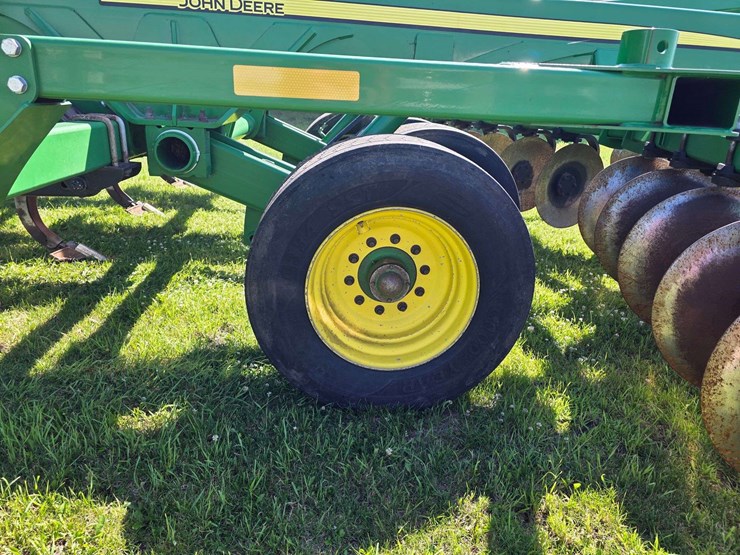 2016-john-deere-18-image-63