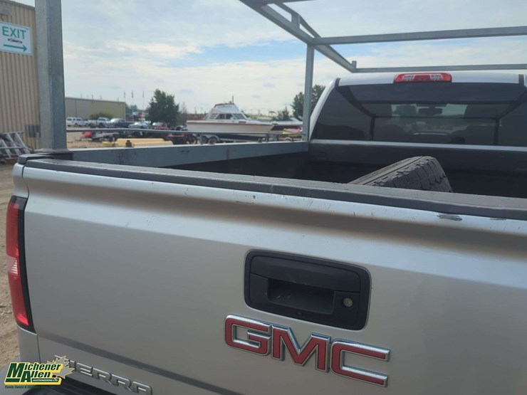 2015-gmc-sierra-3500hd-image-30