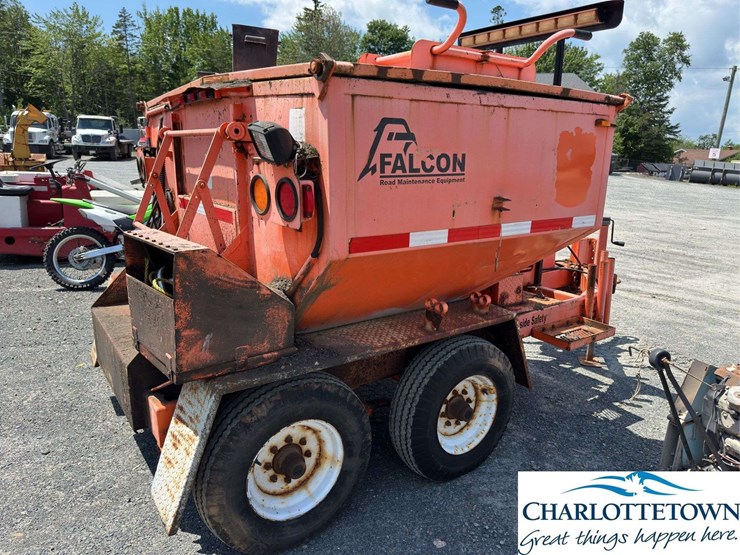 2009-falcon-t/a-portable-asphalt-trailer-image-3