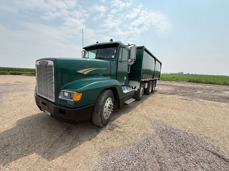 1993-freightliner-fld120-image-29