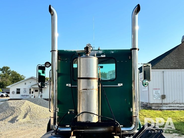1993-peterbilt-377-image-40