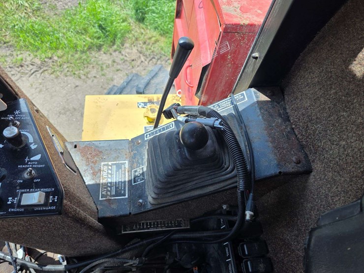 1988-new-holland-tr86-image-60