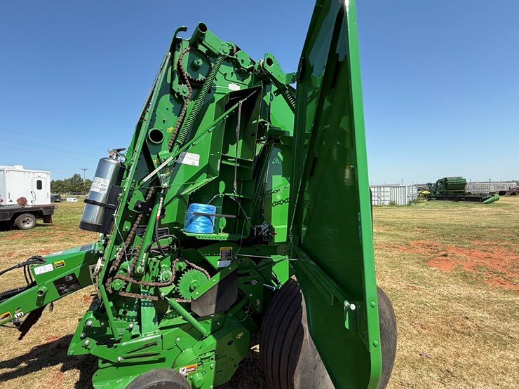 john-deere-560m-image-19