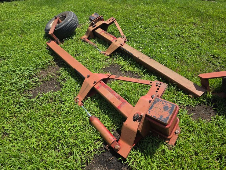 (2)-lift-assist-arms-with-9.5l-14-tires-and-cylinders,-off-no-till-drill,-buying-both-for-one-money-image-6
