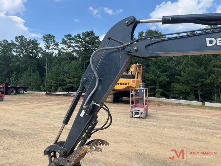2022-deere-35g-image-11