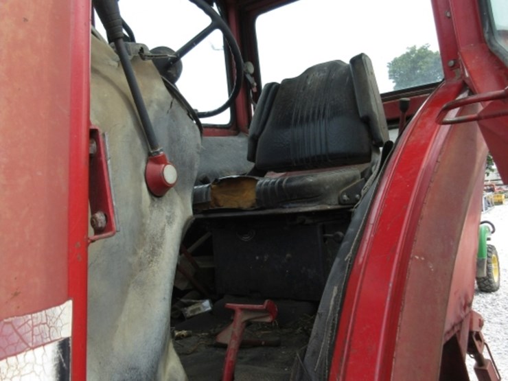 ih-1566-tractor-image-15