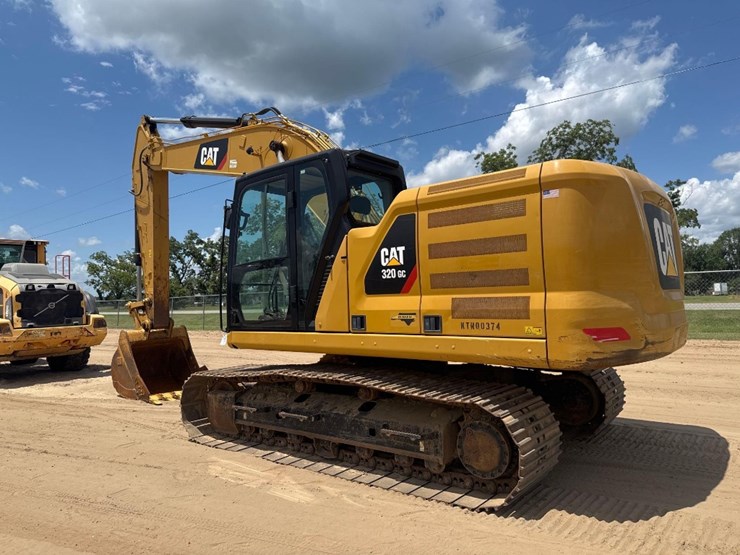 2018-caterpillar-320gc-image-8