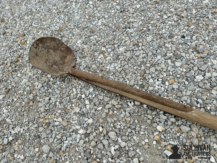 antique-spoon-&-scythe-hand-tools-image-11