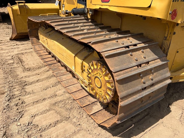 2021-caterpillar-d3-lgp-image-28