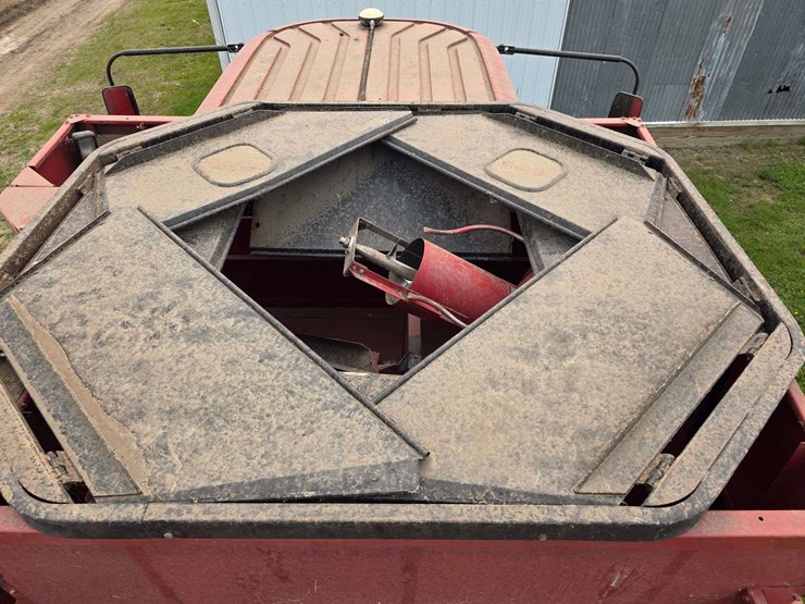 2002-case-ih-2388-image-45