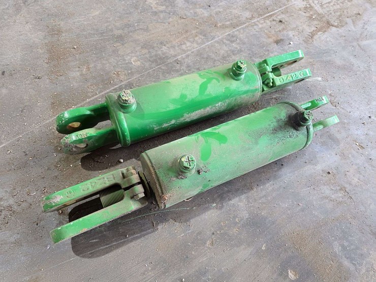 john-deere-12-image-8