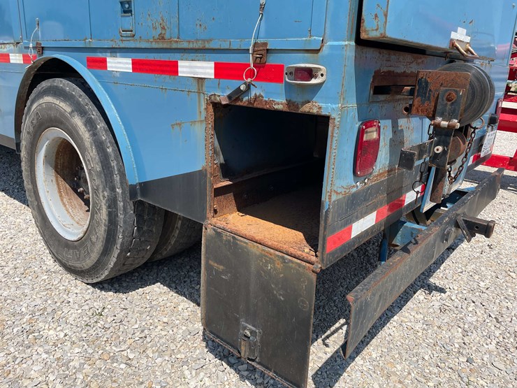 1988-gmc-7000-image-5
