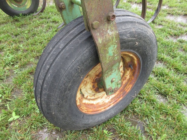john-deere-10-image-3