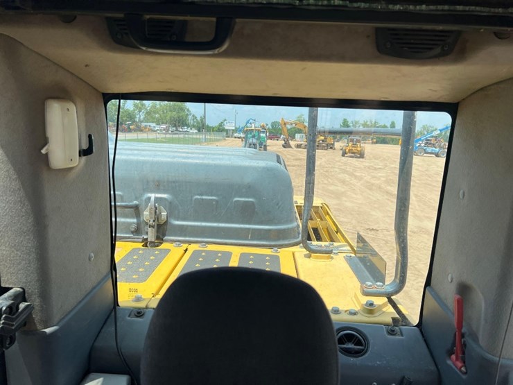 2019-komatsu-pc290-lc-11-image-45