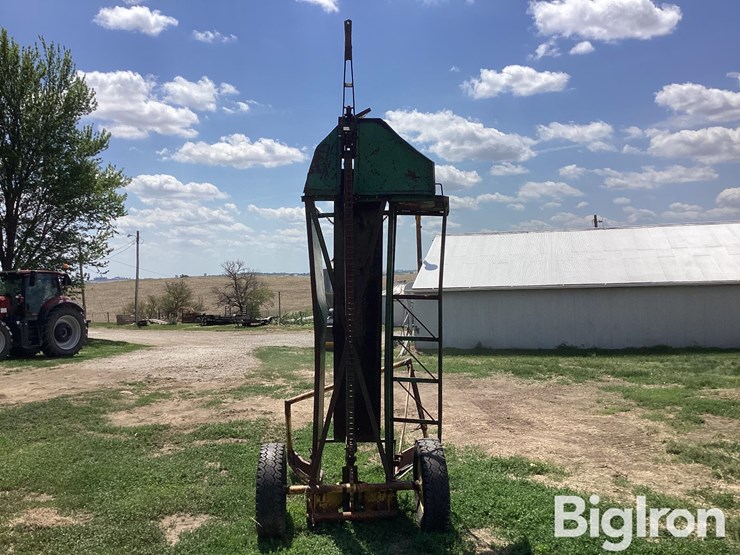 john-deere-00990hc-ground-driven-bale-loader-image-6