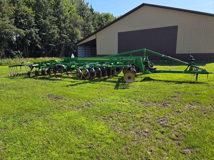 2016-john-deere-18-image-6