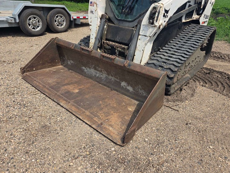 2013-bobcat-t750-image-16