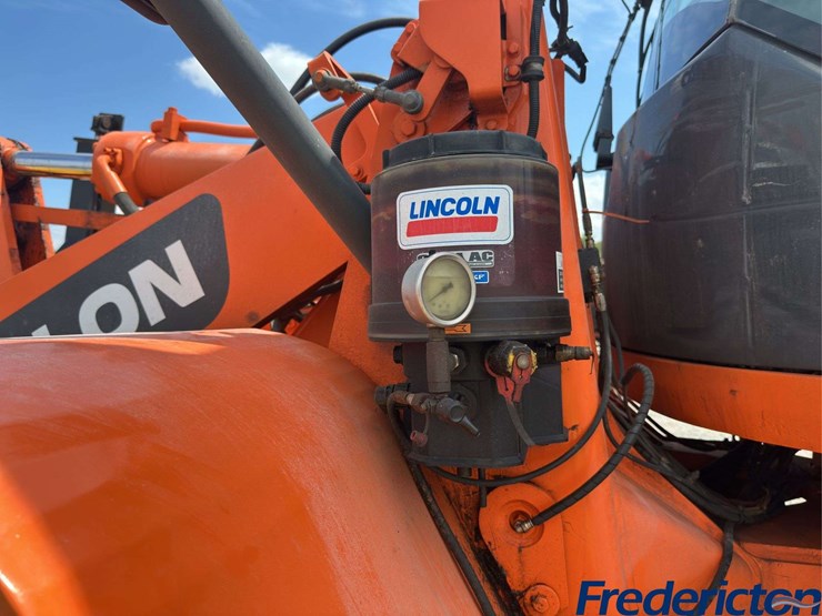 2014-doosan-dl250-image-19
