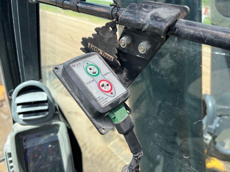 2012-deere-350g-lc-image-43