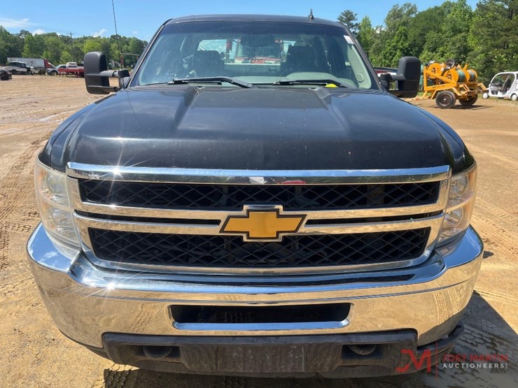 2013-chevrolet-2500hd-image-27