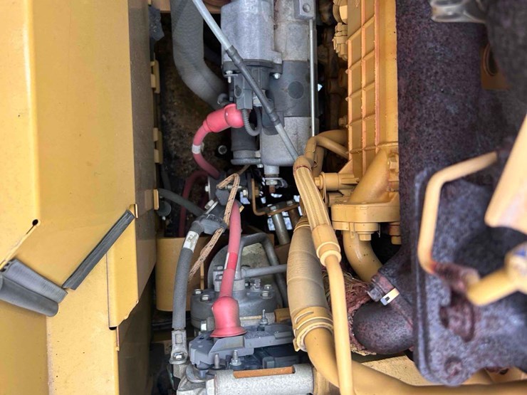 2018-caterpillar-320gc-image-31