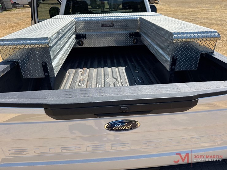 2022-ford-f250-xl-image-14