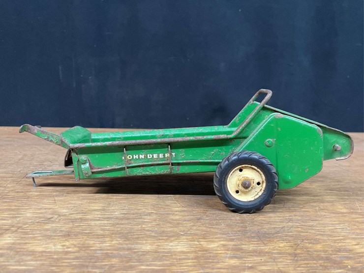 john-deere-16-image-9