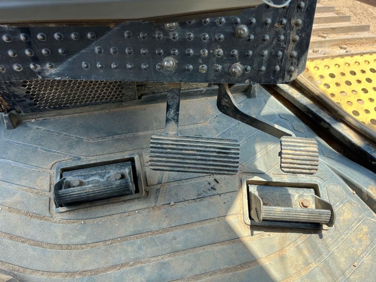 2019-caterpillar-d6t-lgp-image-38