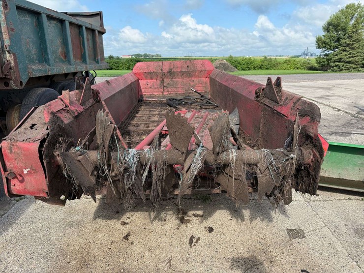 new-holland-516-image-4