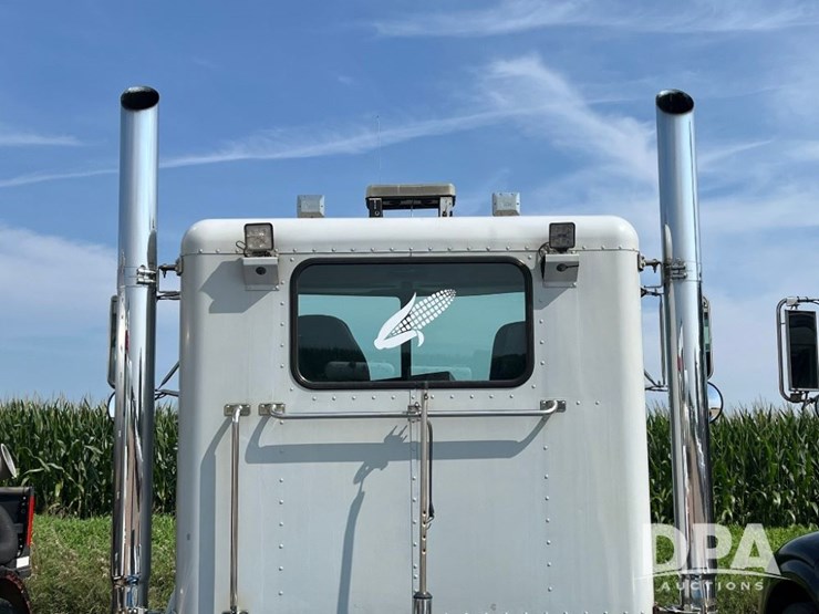 1993-peterbilt-377-image-39