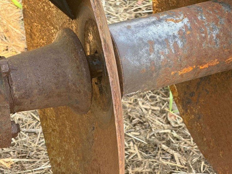 john-deere-235-image-14
