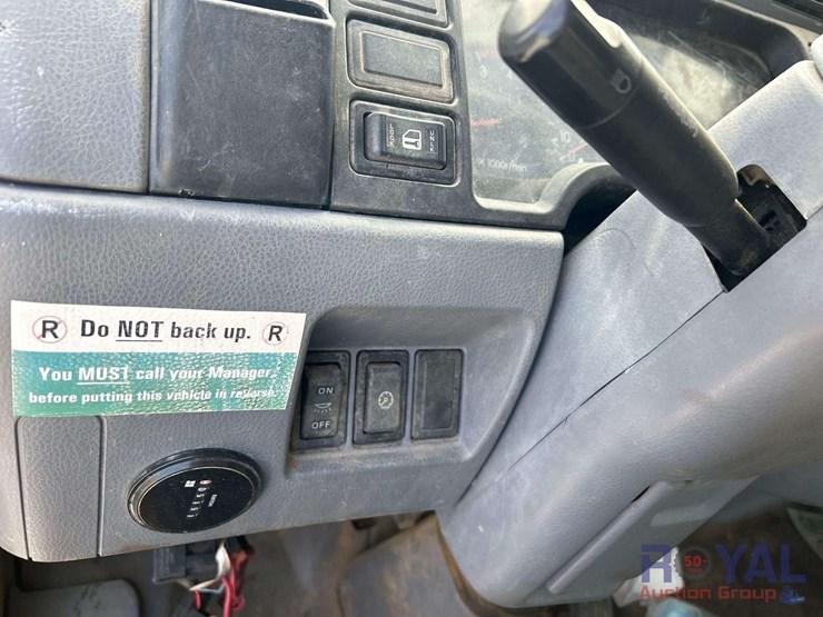 2007-mitsubishi-fuso-fe84d-image-20