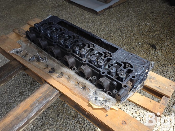 cummins-8.3-engine-head-image-5