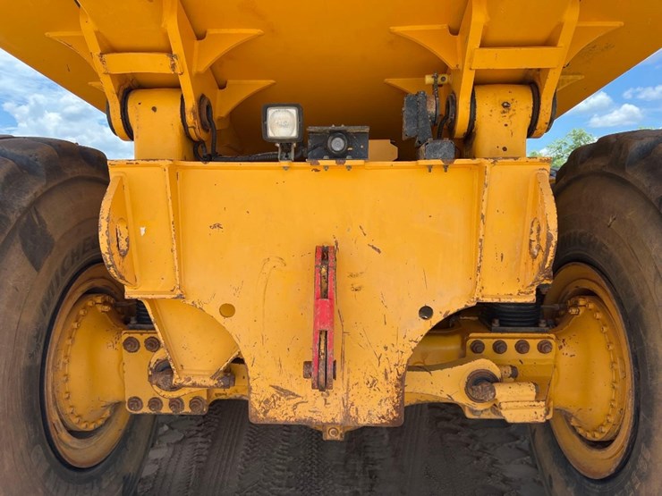 2012-volvo-a40f-image-22