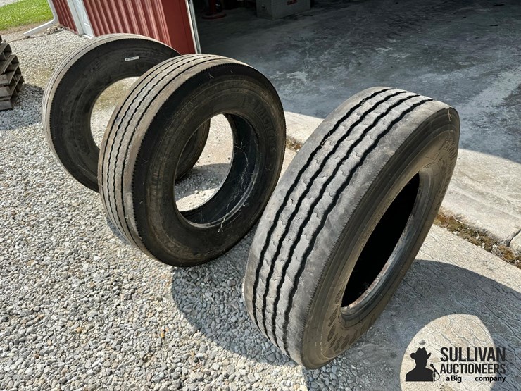 22.5”-truck-tires-image-1